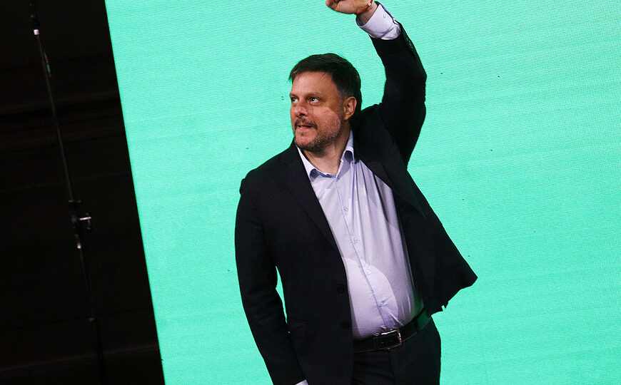 Leandro Santoro cerró su campaña: “Vamos a ponerles un freno al abandono y a la crueldad” | El candidato de Ahora Buenos Aires protagonizó un acto en la Facultad de Medicina