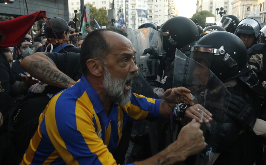 La Iglesia Católica pide diálogo y que cese  la represión a los jubilados | Declaración conjunta de la Comisión Nacional de Justicia y Paz y de la Comisión de Pastoral Social