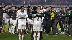 Platense superó a San Lorenzo y jugará la…