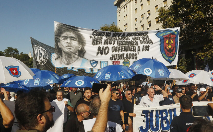 Por qué la Justicia suspendió el decreto de Milei que limita el derecho a huelga | Fallo en contra de cercenar la protesta social