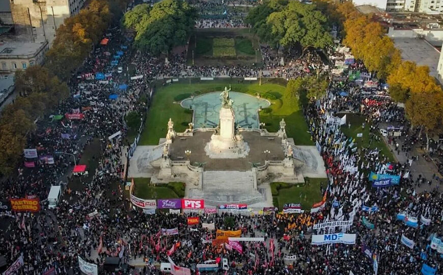 Unidos triunfaremos | Confluencia de protestas, lanzamiento de la candidatura de CFK, diálogo con Kicillof y presión mediática para que la encarcelen