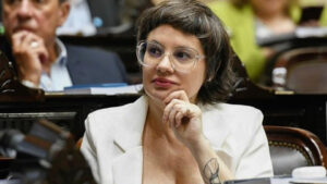"A Cristina la quieren meter presa porque le…
