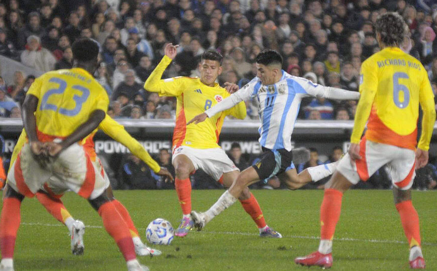 Con más carácter que fútbol, la Scaloneta pudo empatarle a Colombia | Aun con la expulsión de Fernández, Argentina sacó un punto en el Monumental