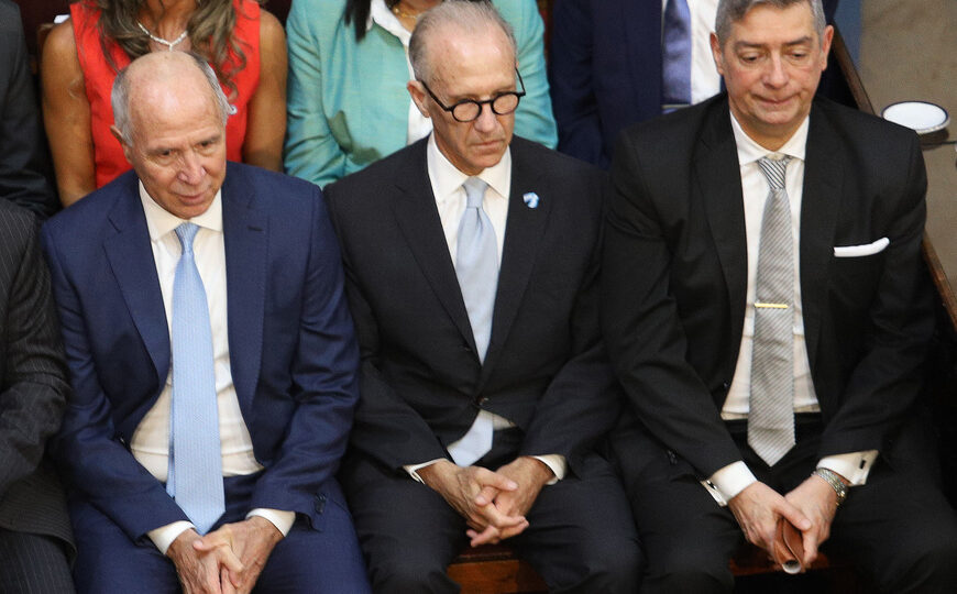 Democracia degradada y ficción de institucionalidad