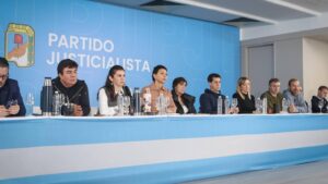 Más de 250 intendentes de todo el país…