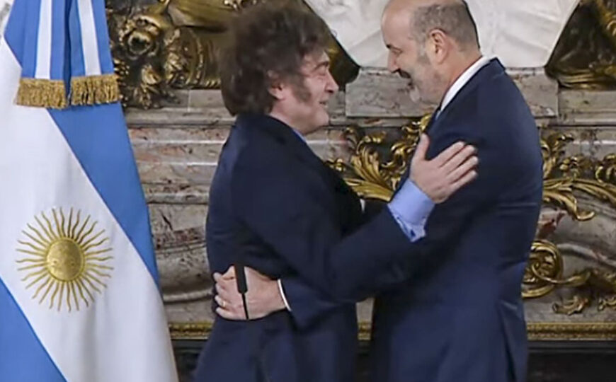 De regreso al país, Milei prepara nuevos decretos para desguazar el Estado | El Presidente retorna de su gira más larga por el exterior