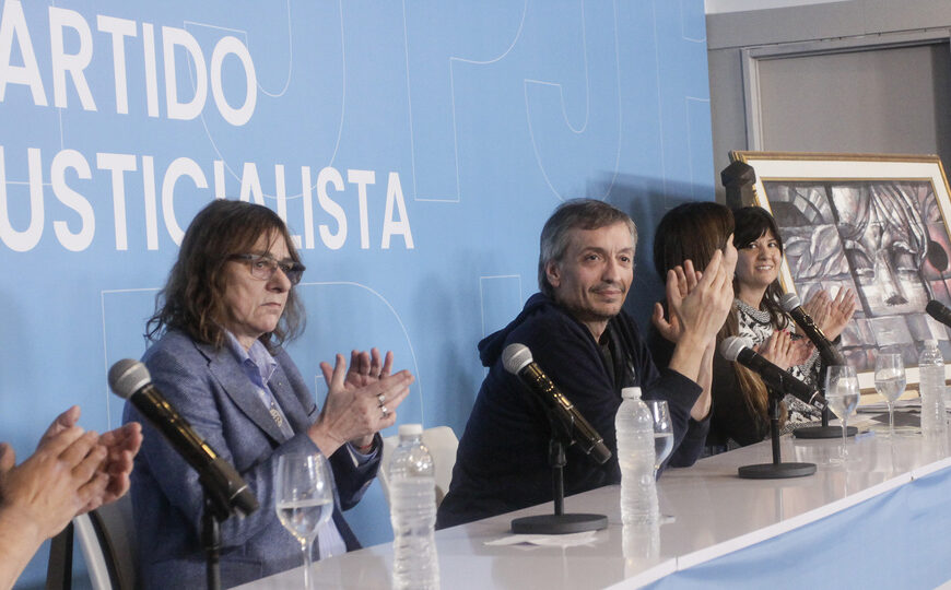 Máximo Kirchner: “Tenemos que ser inteligentes para no caer en provocaciones y reconstruir una mayoría” | El dirigente de La Cámpora encabezó una charla en el PJ a 70 años del bombardeo a Plaza de Mayo
