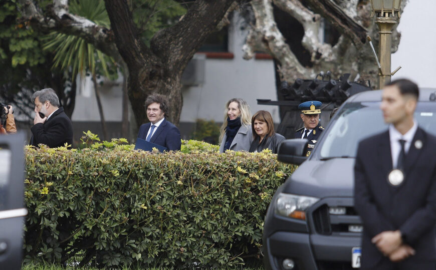 Mucho marketing para las malas prácticas de siempre: por decreto, el Gobierno avanzó con la reforma de la Policía Federal | El “FBI” de Patricia Bullrich y Javier Milei