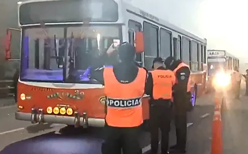 Preparan una denuncia contra Bullrich por los controles sobre micros y manifestantes | La acusan de violar la ley de Inteligencia
