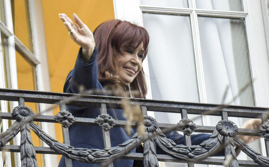 Polémica por el balcón de Cristina: hasta cuándo tiene tiempo de contestar el tribunal | Disciplinamiento político 