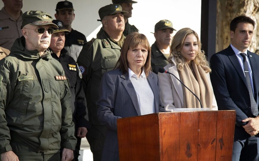 Denuncian a Patricia Bullrich por cercenar el derecho a manifestarse | Por demorar micros y manifestantes para que no llegaran a Plaza de Mayo