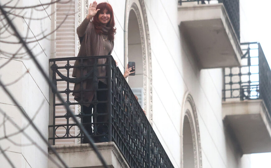Cristina Kirchner cuestionó el régimen de visitas que le impuso el Tribunal | “¿Habrá una Constitución y Códigos Penales y Procesales redactados únicamente para mí?”
