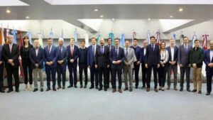 Los gobernadores vuelven a reunirse para llevar sus…