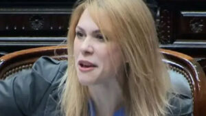 Lilia Lemoine fue increpada por jubilados que se…