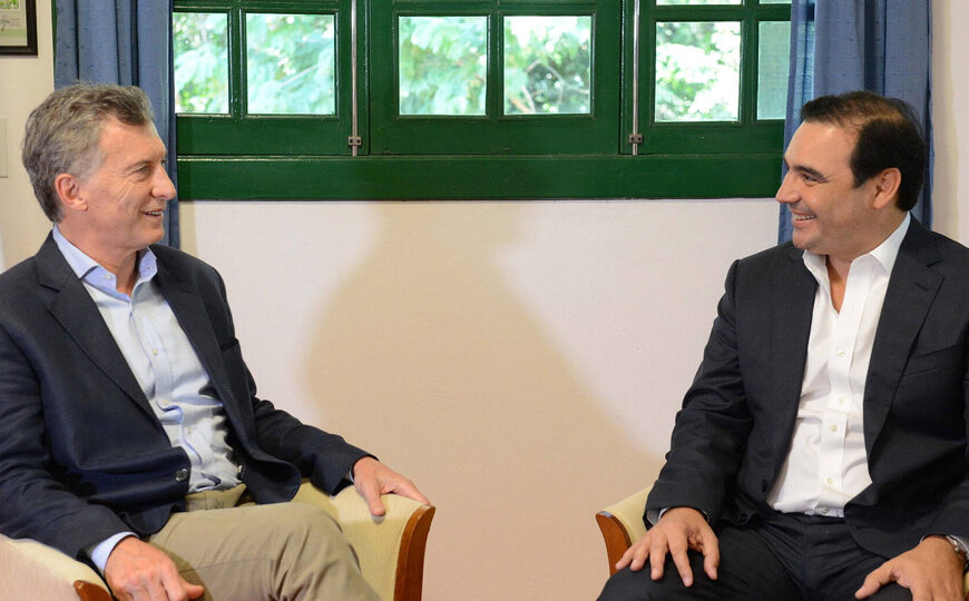 Macri en campaña, pero para evitar el desbande del PRO | El expresidente se reunió en Corrientes con el gobernador Valdés