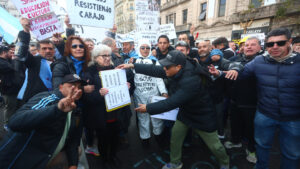 Gremios y jubilados contra el ajuste de Milei…