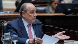 Francos en el Senado para intentar defender el…