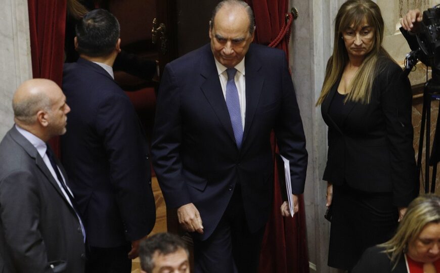 Francos en fuga: el momento en que levantó la sesión y abandonó el Senado | Ofendido porque le dijeron “mentiroso”, dio por finalizado su informe de gestión