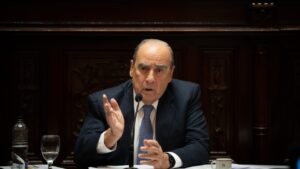 Francos deberá volver al Senado a completar su…