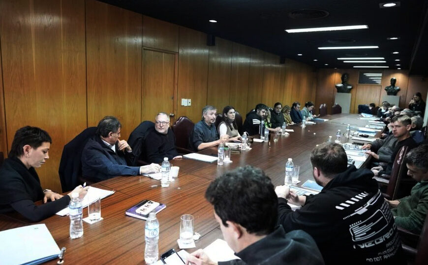El peronismo dio un primer paso hacia la unidad y armará una campaña con CFK en la centralidad | Encuentro en la sede del Partido Justicialista