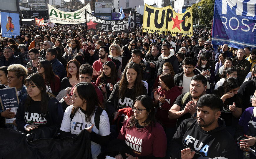 Entre la calle y las ideas que faltan