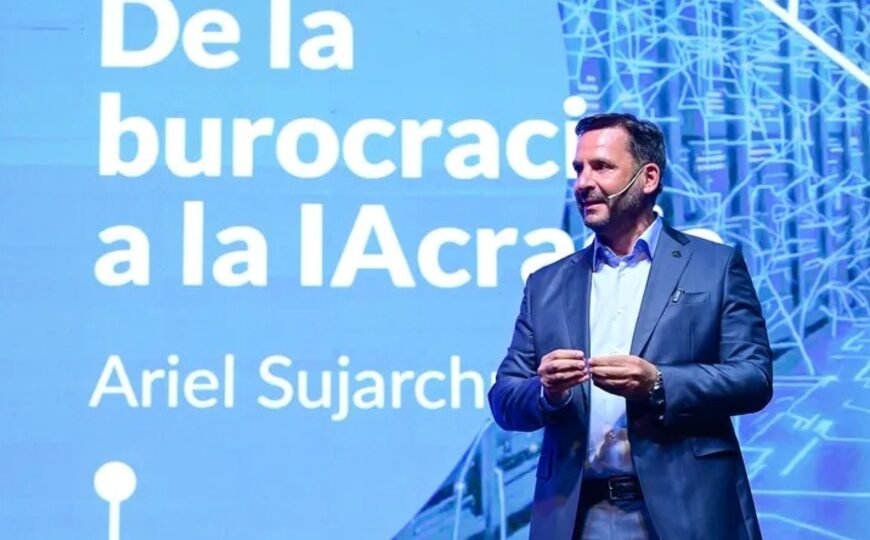 Ariel Sujarchuk publica su primer libro, una aguda reflexión sobre la ética y la participación ciudadana en tiempos de IA  | Intendente de Escobar