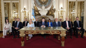 Ruidos y tensión en el Gabinete: analizan cambios…
