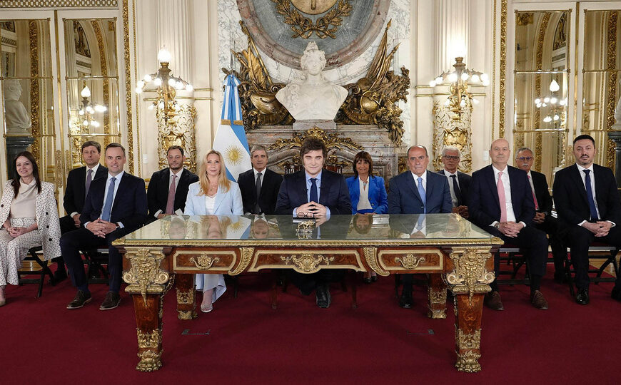 Ruidos y tensión en el Gabinete: analizan cambios para la segunda etapa de gestión | Recrudece la interna en la Casa Rosada