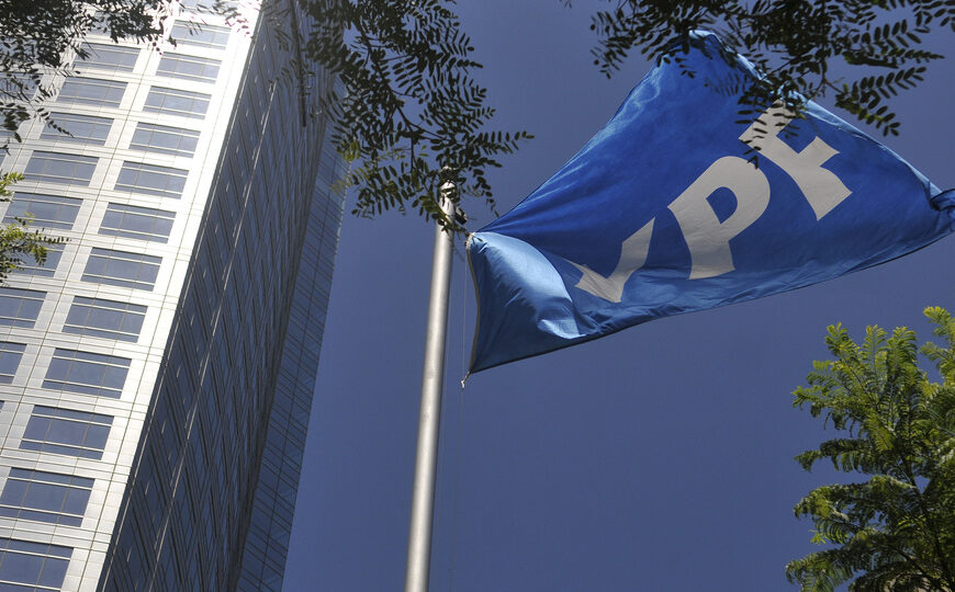 El Gobierno pidió a la Justicia de EE.UU. que suspenda el fallo contra YPF