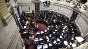 Desde el Senado se asoma un frente de…