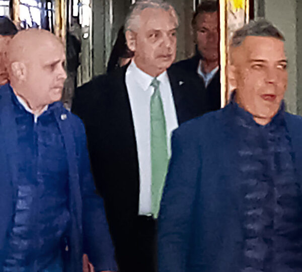 El expresidente se desligó del caso y pidió…
