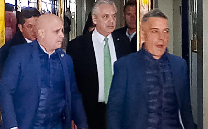 El expresidente se desligó del caso y pidió que exfunciarios suyos declaren  | Alberto Fernández amplió su declaración indagatoria en la causa Seguros