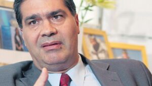 Capitanich acusó al Gobierno de ser un “endeudador…